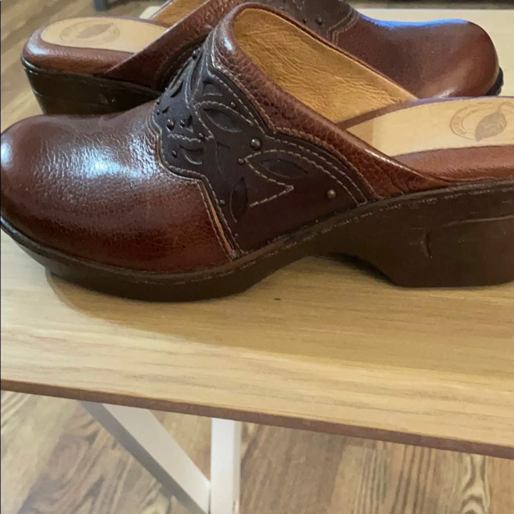 Brown clogs - Picture 5 of 7
